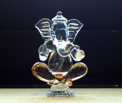 glass ganesha statue